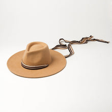 Load image into Gallery viewer, Barry trimmed wool fedora

